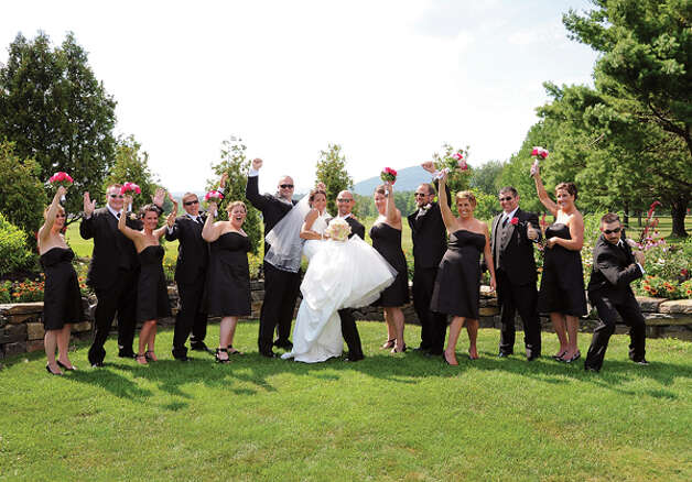 Jennifer and Eric Lewicki chose a black and white theme for their wedding 