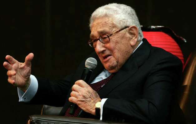 Henry Kissinger critica  atitude dos políticos ocidentais em relação a Vladimir Putin