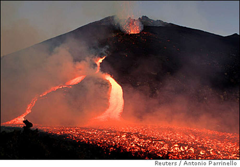Играть онлайн вулкан извержение
