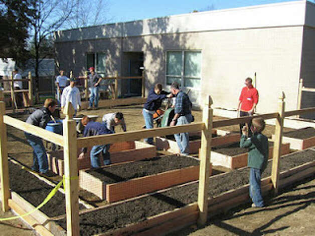 Construction on the garden at Ox Ridge Elementary School was completed in November 2011 and vegetable plantings are scheduled to take place in the near future. Photo: Contributed Photo / CT