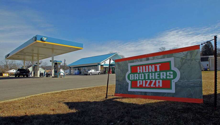 Hunt Brothers rules rural pizza market from gas stations ...