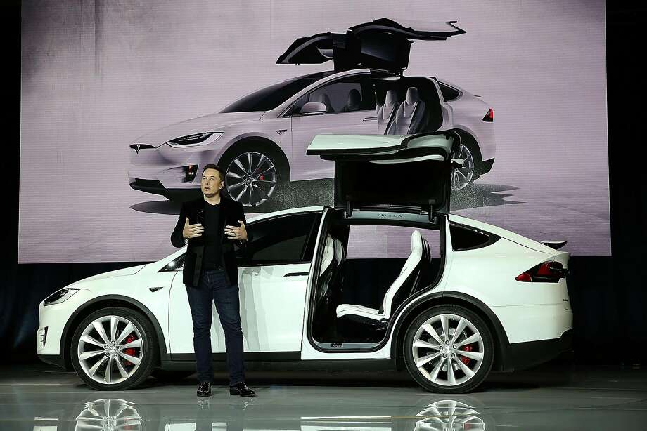El Auto-piloto de Tesla salva la vida de un hombre.