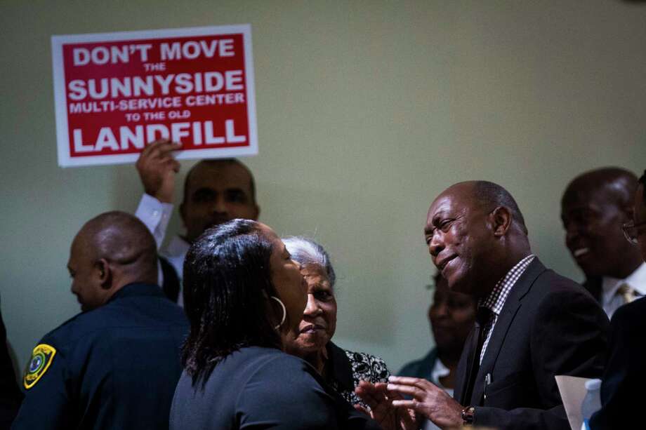 Mayor Sylvester Turner engages Sunnyside residents Monday during a town hall meeting on the proposed move of the Sunnyside Multi-Service Center. Photo: Marie D. De Jesus, Staff / © 2017 Houston Chronicle