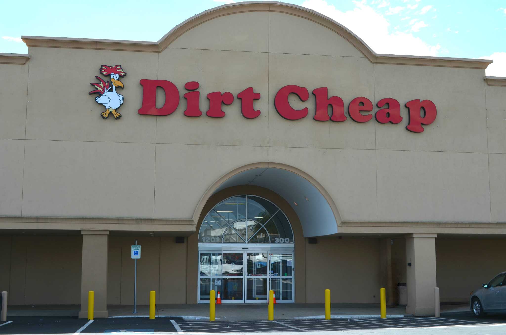 Dirt Cheap discount retailer enters Houston market Houston Chronicle