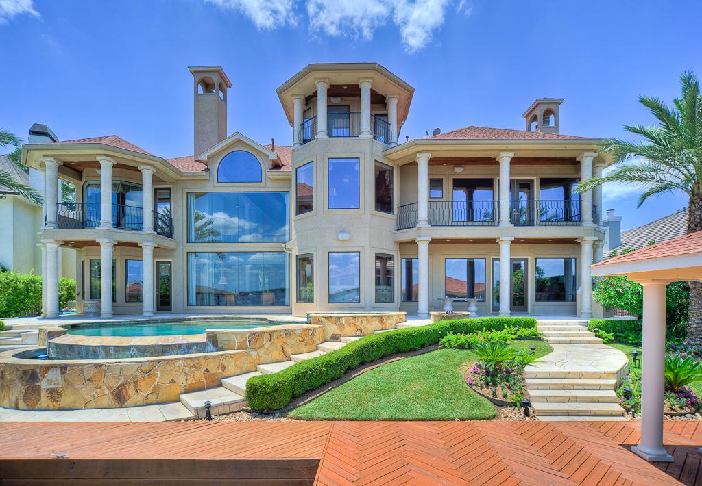 Palatial waterfront mansions for sale on Lake Conroe - Houston Chronicle