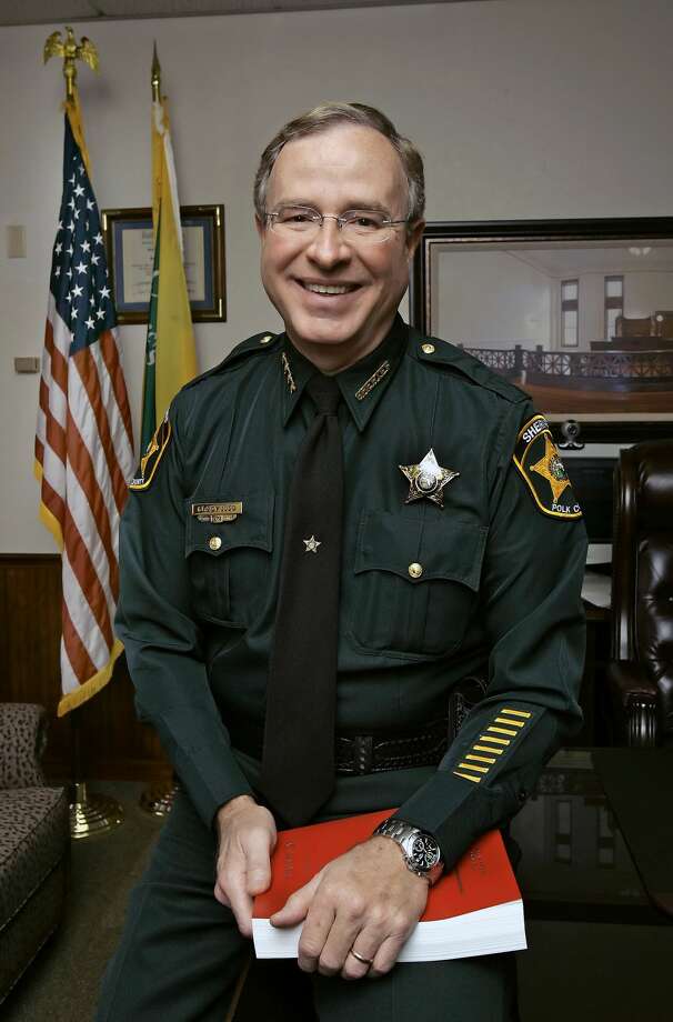 Florida sheriff says that if you have an outstanding warrant and show