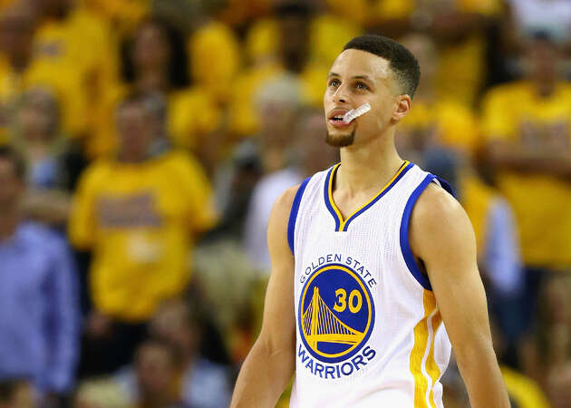 Steph Curry mouth guard going up for auction