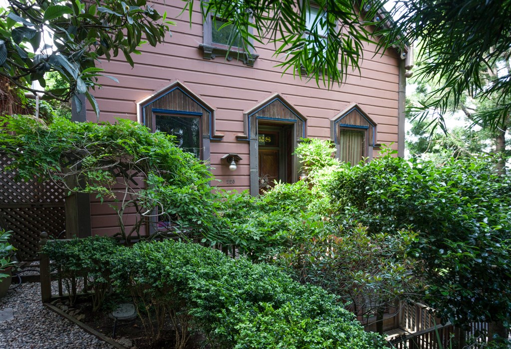 Dreamy home on SF's Filbert Steps goes on the market for $2 million