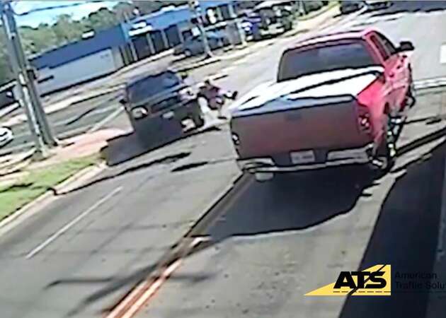 Video: 2 students run over by drivers refusing to obey bus laws in Austin, Texas