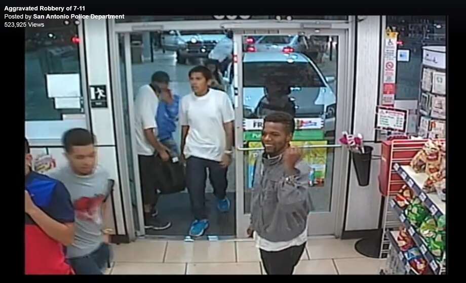 Video shows flash robbery with armed teens in S.A., police search for ...