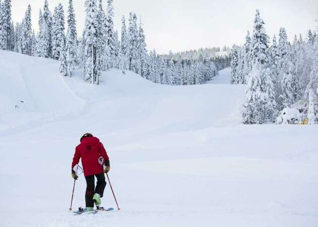 Tahoe ski resorts remain closed Monday