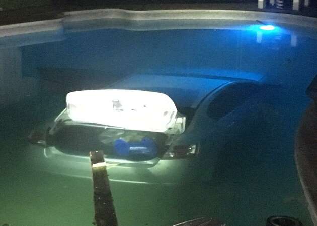 Drowsy driver ends up making a splash in Santa Clara pool